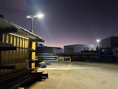 ከ '' 'ሁሉ' ጀርባ: - ቡድናችን የፀሐይ መውጫ መብራቶችን ሙሉ በሙሉ እንዲሠራ የአውስትራሊያን ደንበኛ እንዴት እንደሚደ...